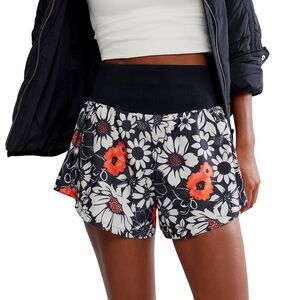 NWT FP Movement Carpe Diem Shorts Tuxedo Daisy Medium